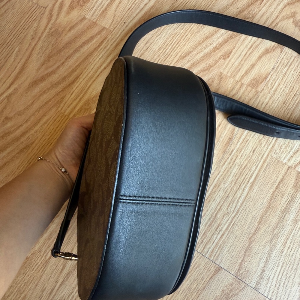 Coach  Crossbody Bag - Picture 4 of 14